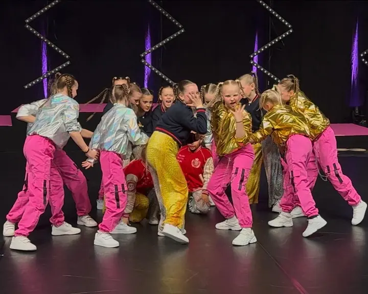 Dance Republicu tantsijad laval