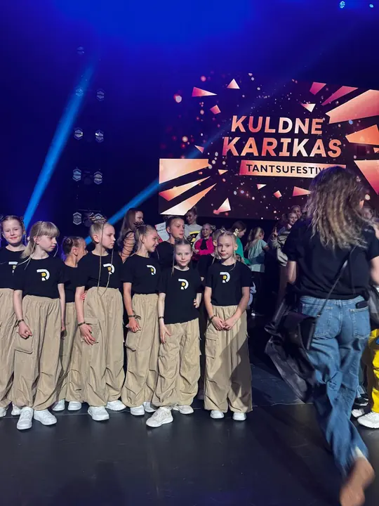 Dance Republicu tantsijad Kuldse Karika laval