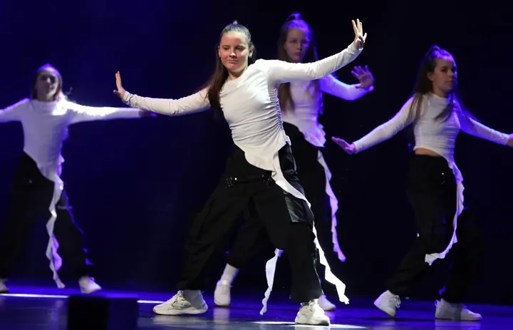 Dance Republicu tantsijad laval