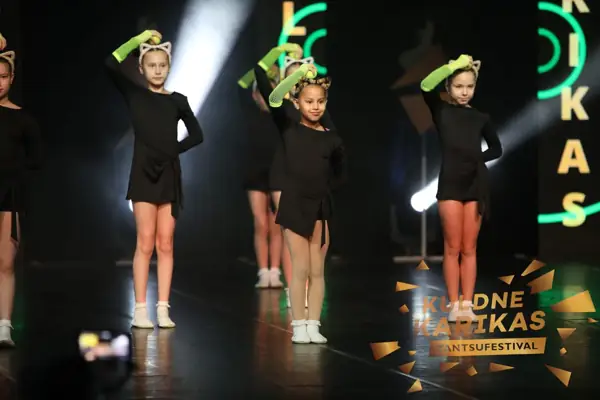 Dance Republicu tantsijad Kuldse Karika laval